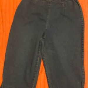 Woman’s capri denim Croft and barrow